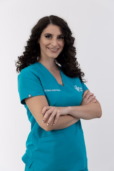Dra. Monica - Especialista em Endodontia